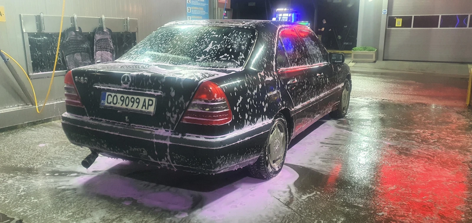 Mercedes-Benz C 180  - изображение 2