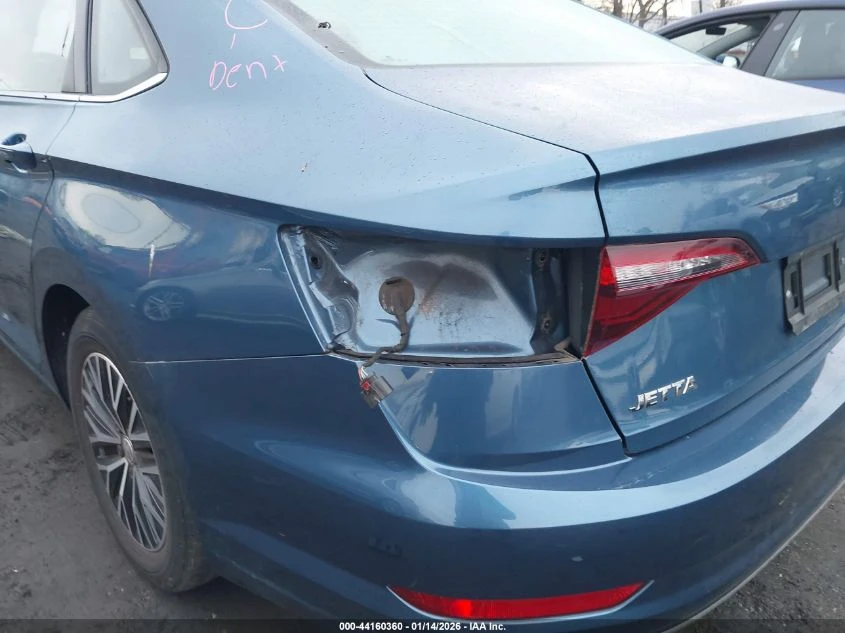 VW Jetta 1.4L I-4 DI, DOHC, VVT, TURBO, 147HP Front Wheel | Mobile.bg � ����������� 11