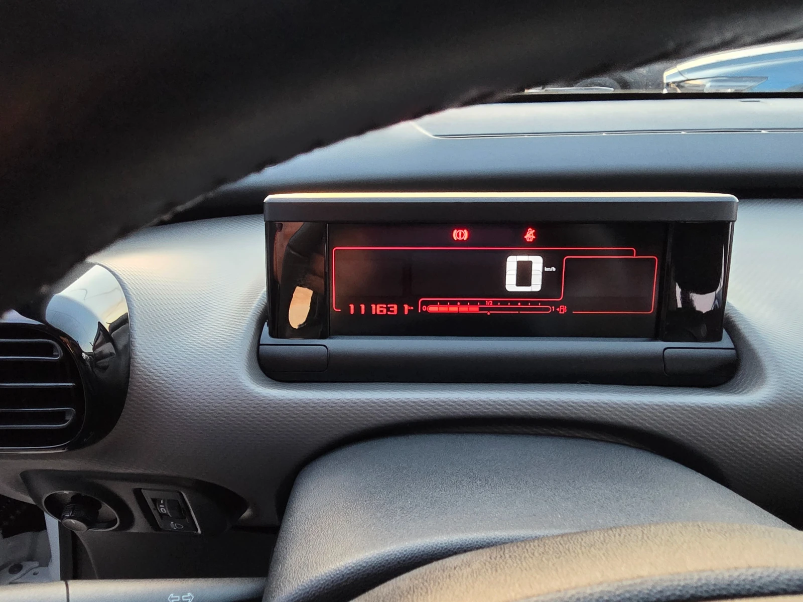 Citroen C4 Cactus 111631 km 1.2 I-82к.с EURO 6b-2017г-ШВЕЙЦАРИЯ  - изображение 9