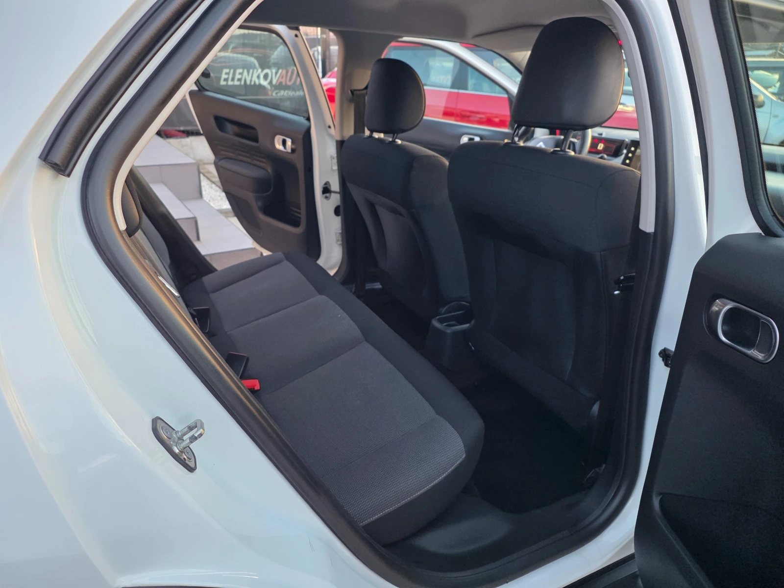 Citroen C4 Cactus 111631 km 1.2 I-82к.с EURO 6b-2017г-ШВЕЙЦАРИЯ , снимка 13 - Автомобили и джипове - 53773723