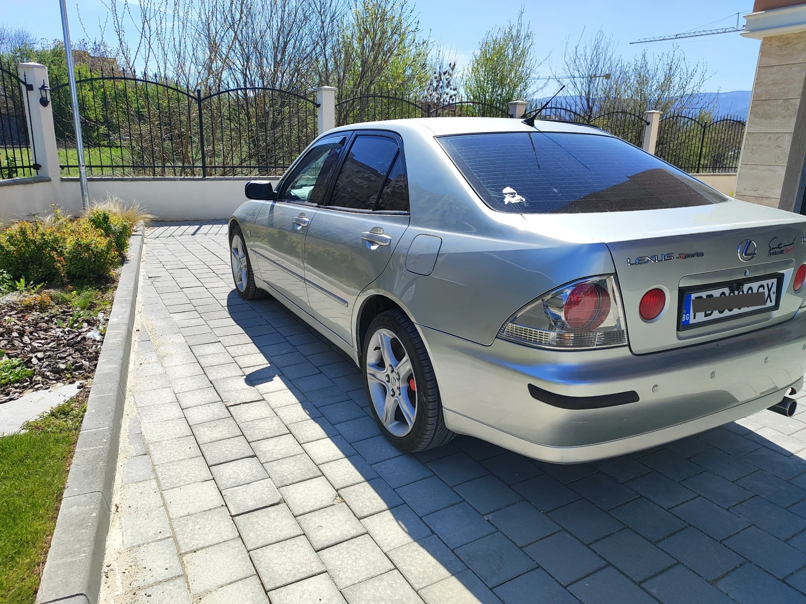 Lexus IS 2.0, снимка 2 - Автомобили и джипове - 54049332