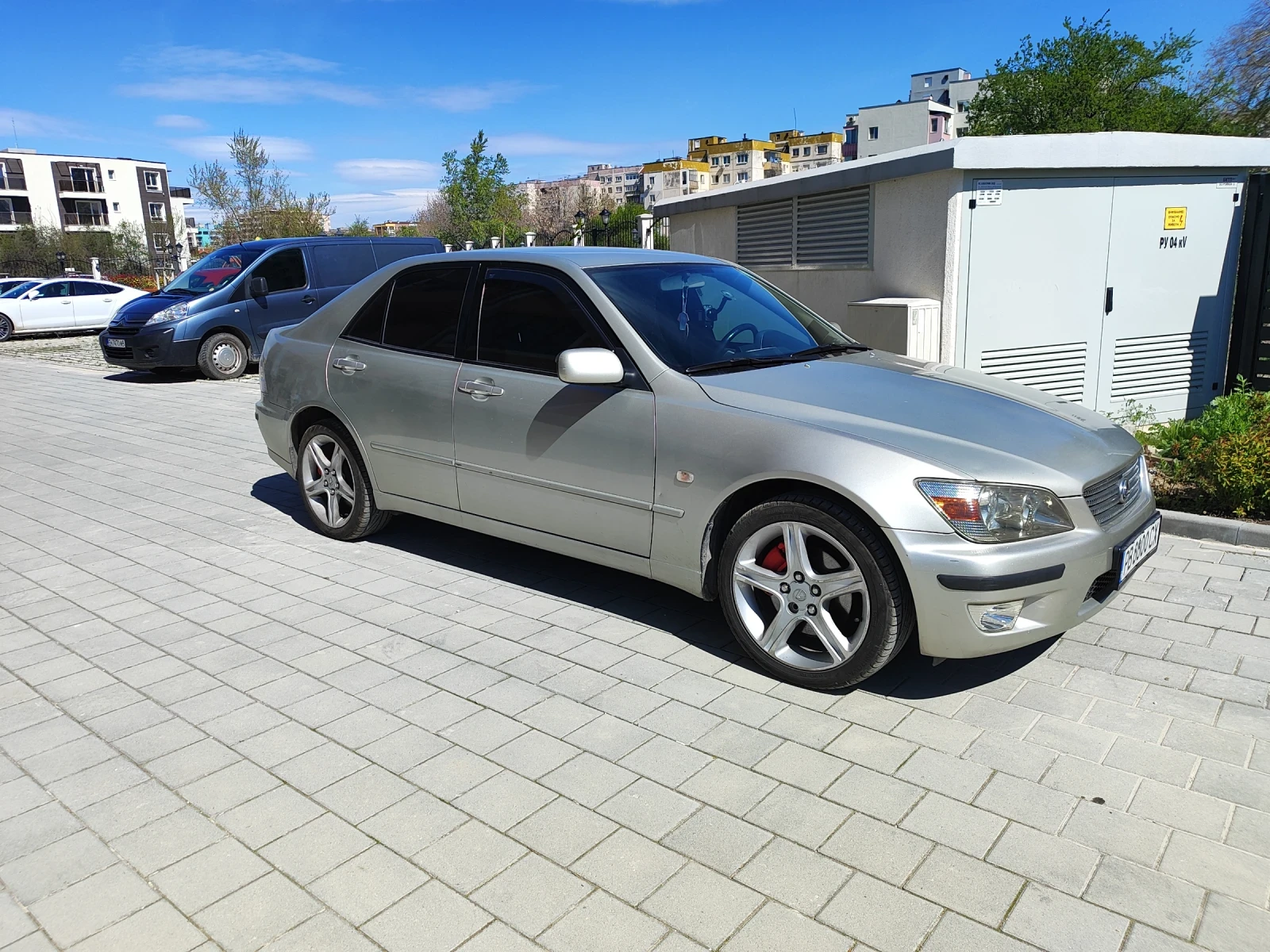 Lexus IS 2.0, снимка 15 - Автомобили и джипове - 54049332