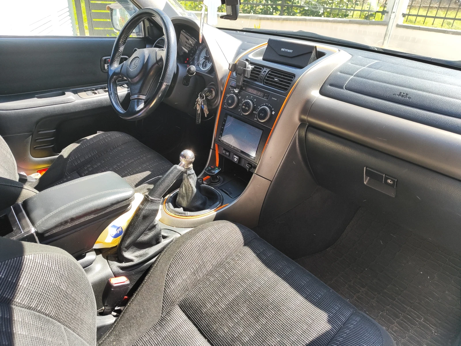 Lexus IS 2.0, снимка 10 - Автомобили и джипове - 54049332