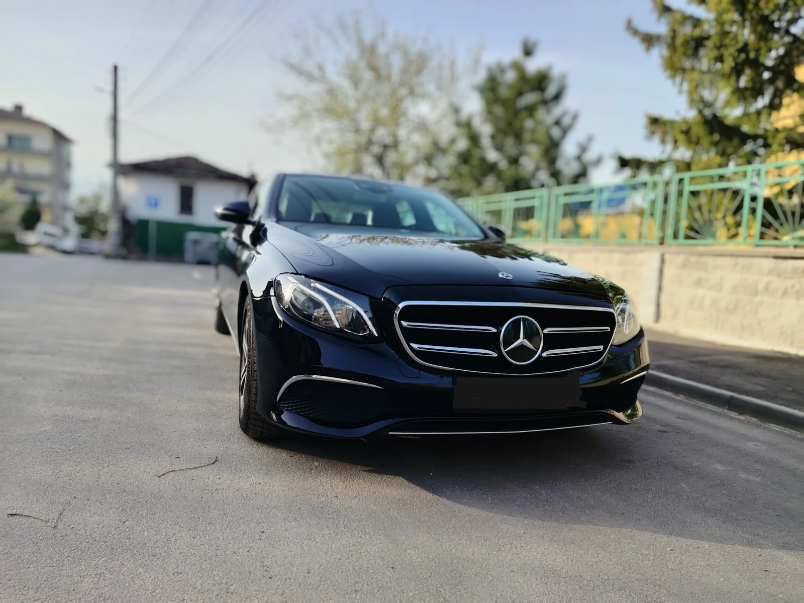 Mercedes-Benz E 220 Обслужена, Digital, САМОПАРКИРАНЕ, 9g