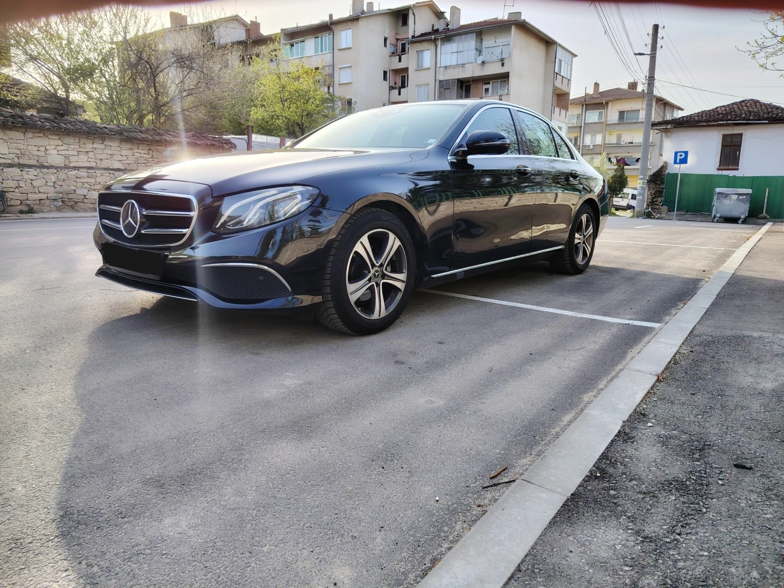 Mercedes-Benz E 220 Обслужена, Digital, САМОПАРКИРАНЕ, 9g, снимка 3 - Автомобили и джипове - 54219846