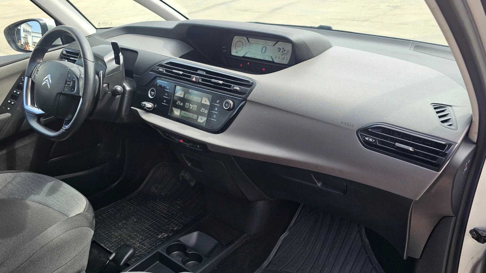 Citroen C4 Picasso 1.6 HDi Автоматик , снимка 7 - Автомобили и джипове - 54230479