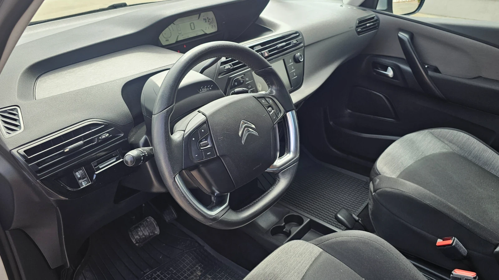 Citroen C4 Picasso 1.6 HDi Автоматик , снимка 11 - Автомобили и джипове - 54230479