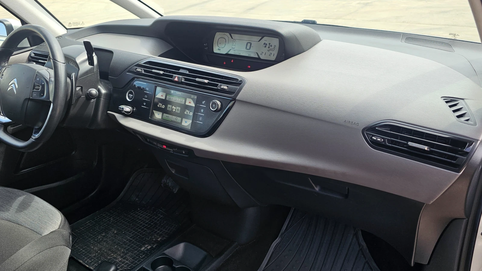 Citroen C4 Picasso 1.6 HDi Автоматик , снимка 6 - Автомобили и джипове - 54230479