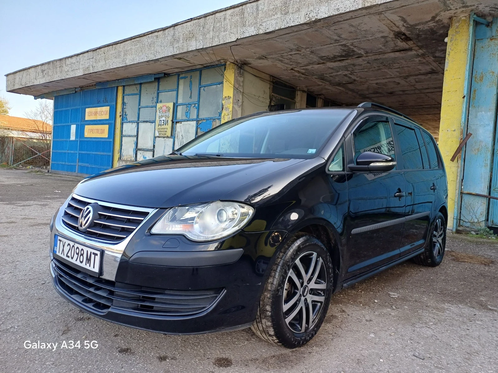 VW Touran 1.9, снимка 7 - Автомобили и джипове - 54585241