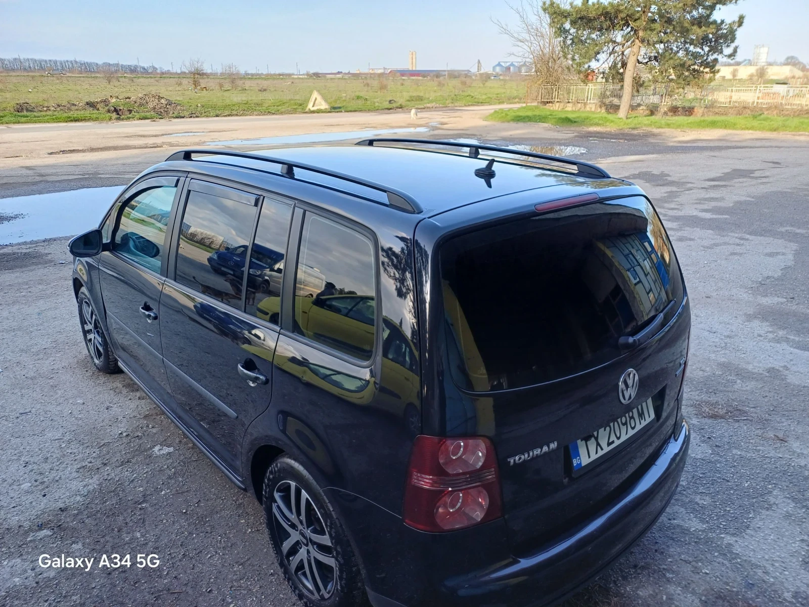 VW Touran 1.9, снимка 3 - Автомобили и джипове - 54585241