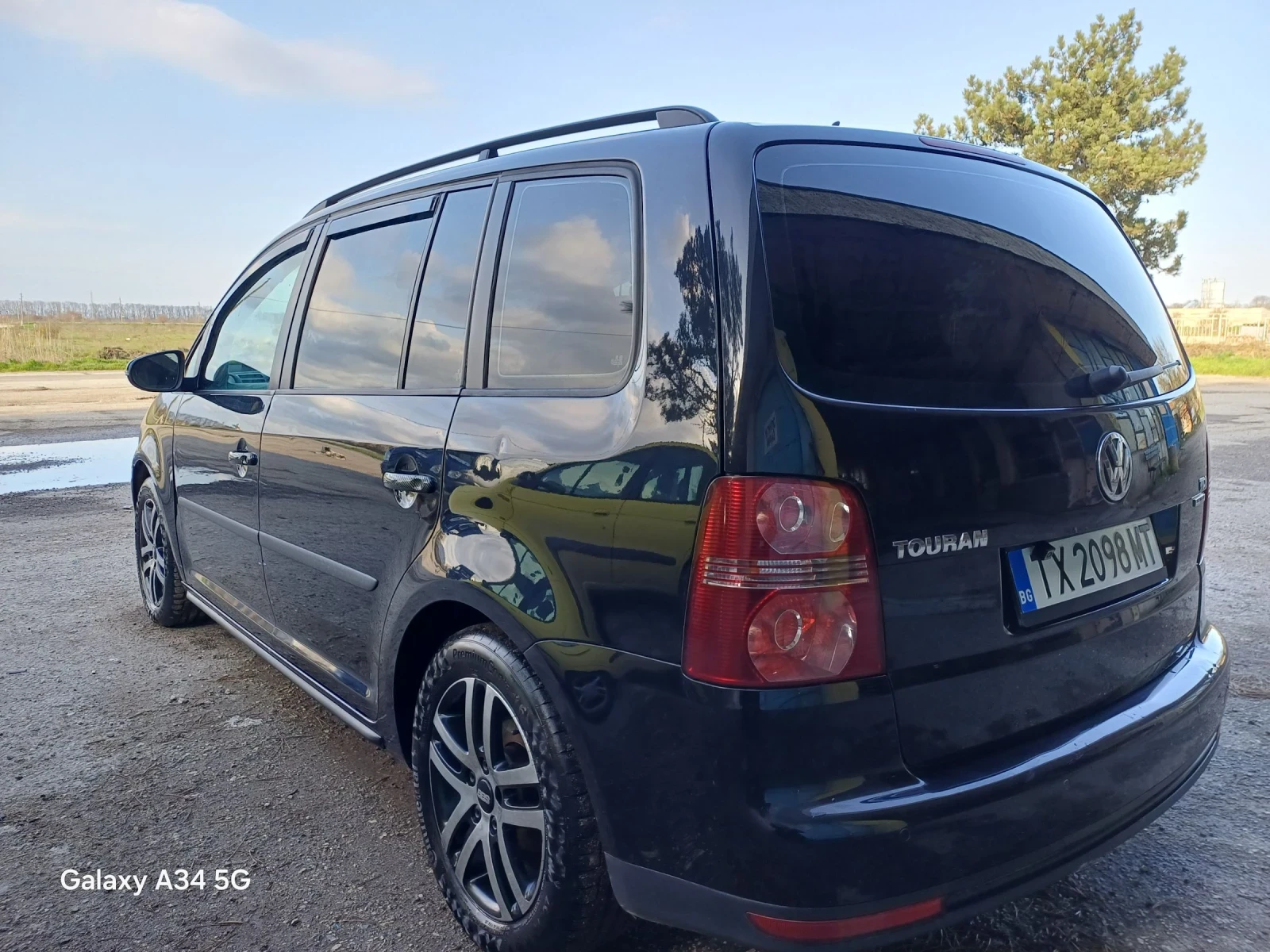 VW Touran 1.9, снимка 4 - Автомобили и джипове - 54585241