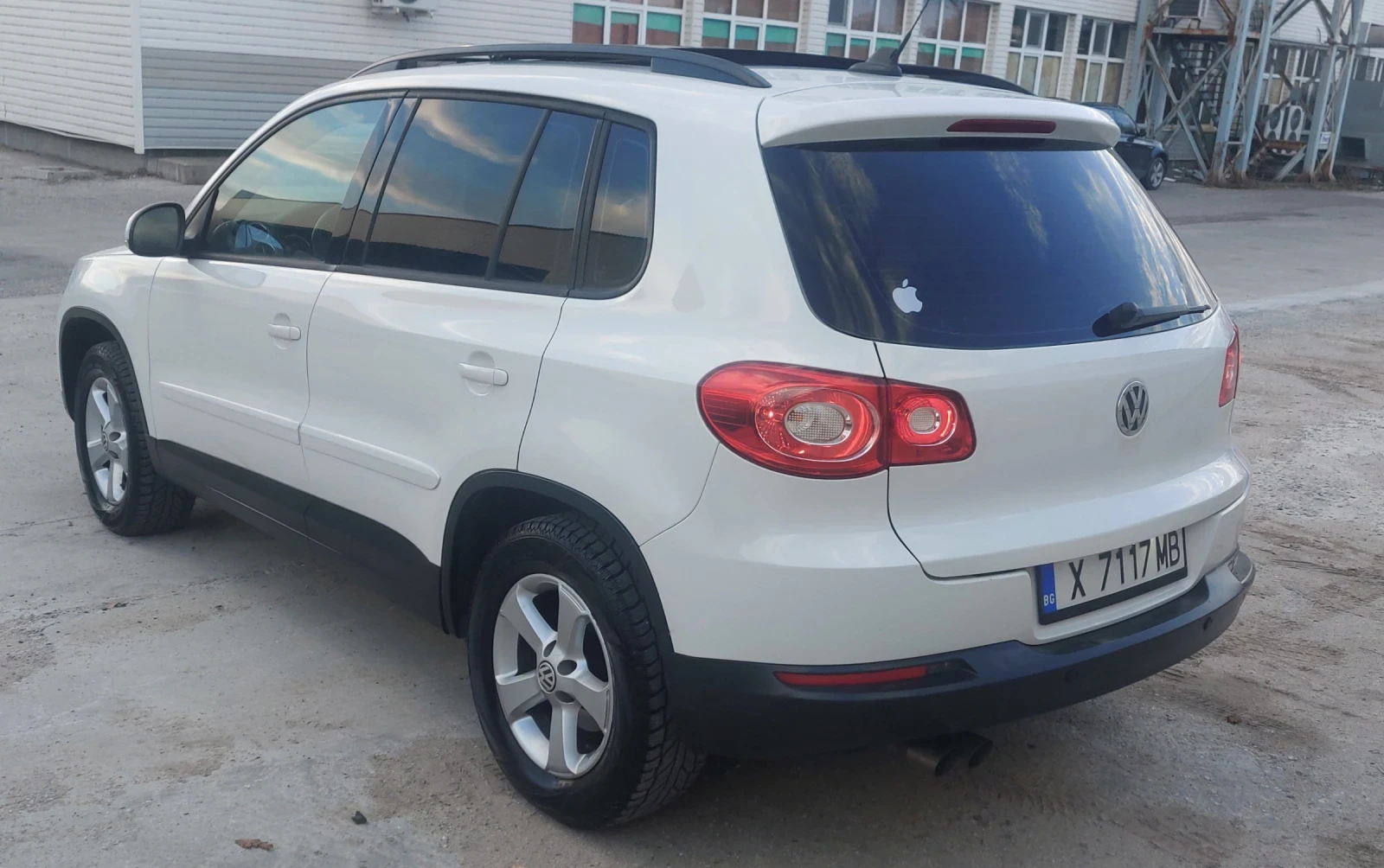 VW Tiguan 2.0TDI CR AUTO PANORAMA NAVI, снимка 4 - Автомобили и джипове - 54598915