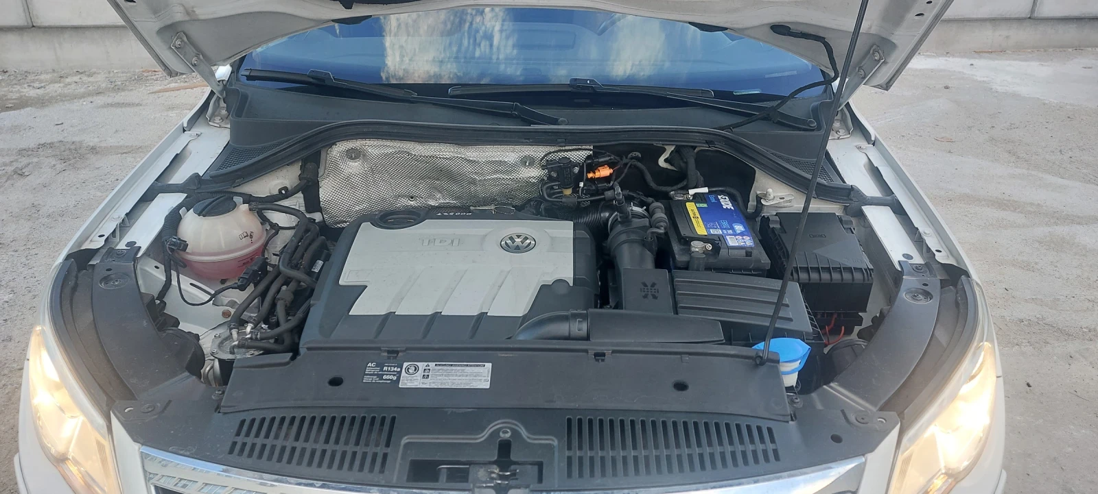 VW Tiguan 2.0TDI CR AUTO PANORAMA NAVI, снимка 8 - Автомобили и джипове - 54598915