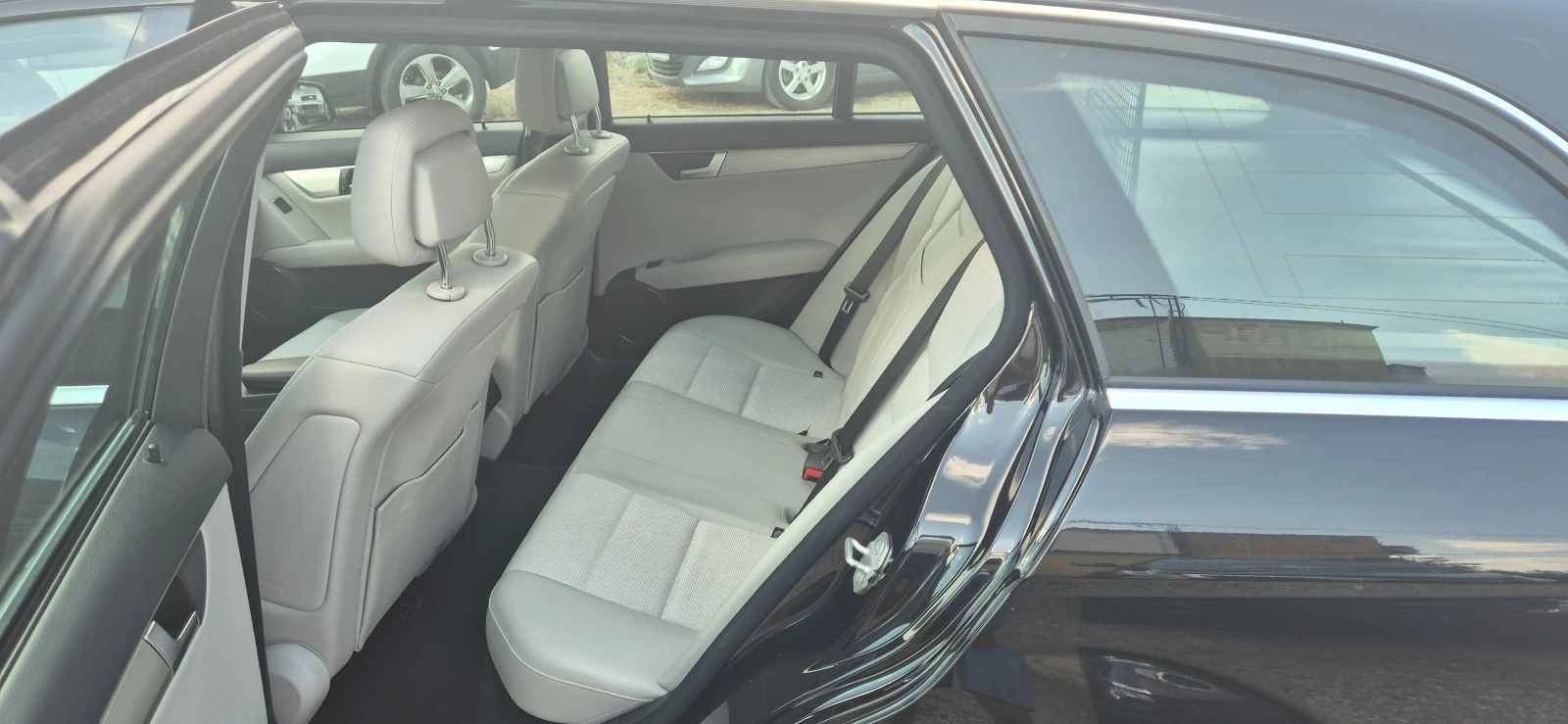Mercedes-Benz C 200 2.2 CDI AMG ПАКЕТ, снимка 10 - Автомобили и джипове - 54839627