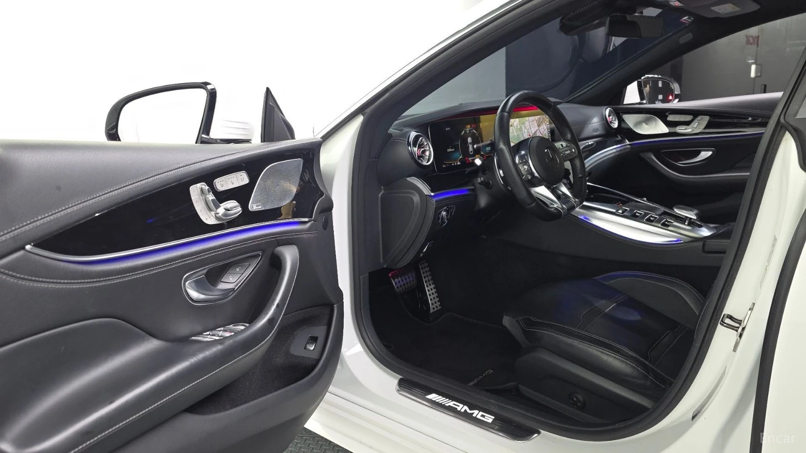 Mercedes-Benz AMG GT 43* 4MATIC* DISTRONIC* 360* КАМЕРА* ОБДУХВАНЕ* HUD, снимка 8 - Автомобили и джипове - 55588759