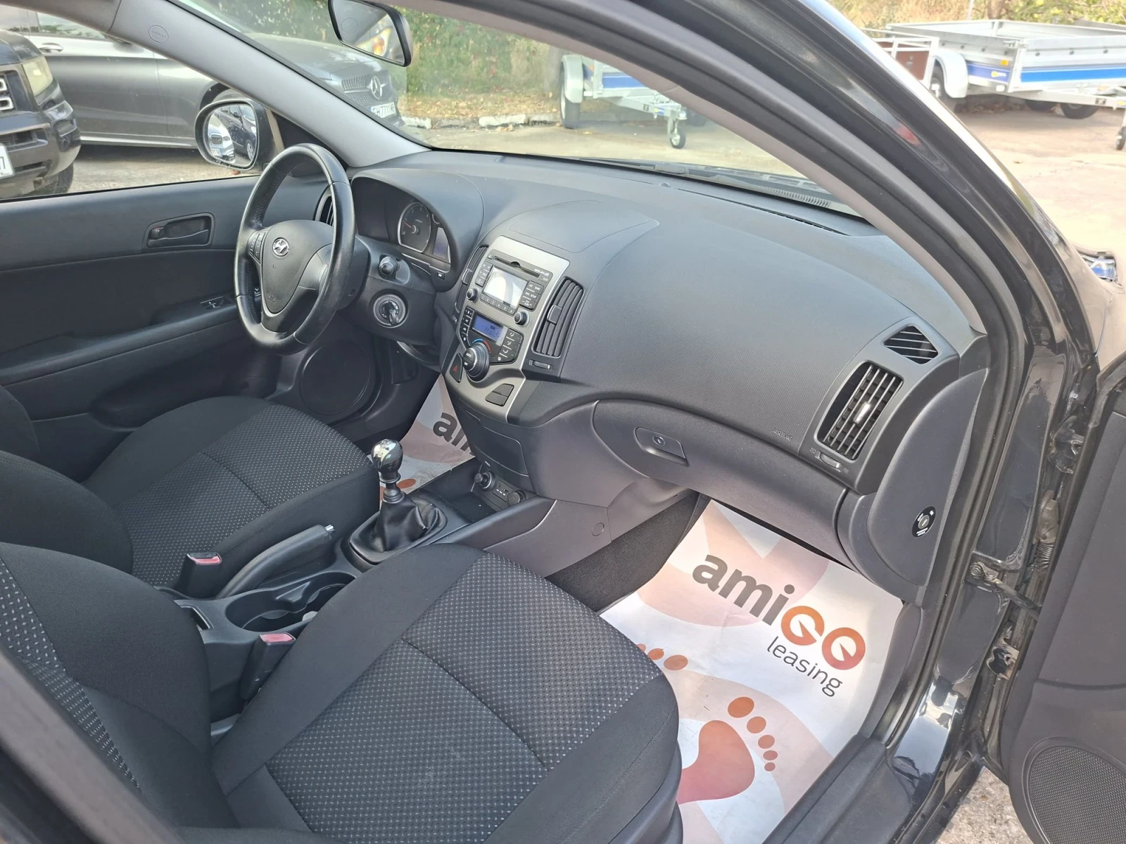 Hyundai I30 1.6CRDi 6 ск., снимка 8 - Автомобили и джипове - 55942359