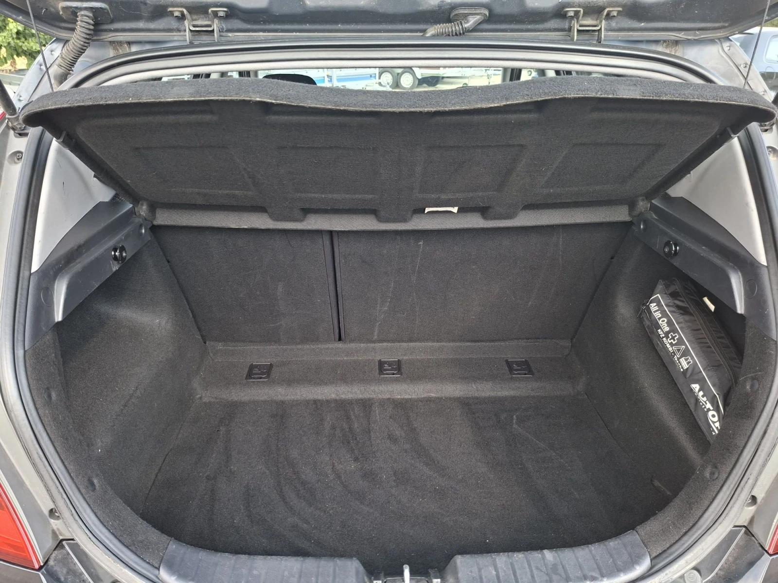 Hyundai I30 1.6CRDi 6 ск., снимка 13 - Автомобили и джипове - 55942359