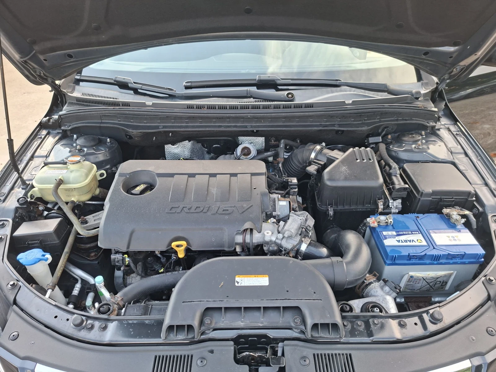 Hyundai I30 1.6CRDi 6 ск., снимка 14 - Автомобили и джипове - 55942359