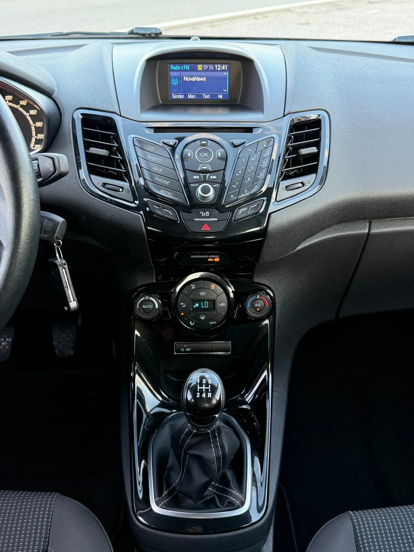 Ford Fiesta 1.0i TITANIUM LANE ASSIST SERVICE BOOK E6 TUV COC | Mobile.bg � ����������� 14