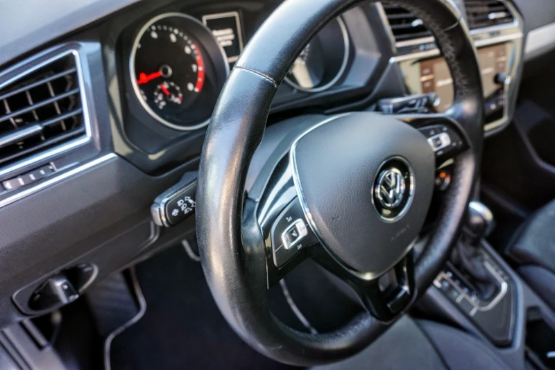 VW Tiguan, снимка 9 - Автомобили и джипове - 50009487