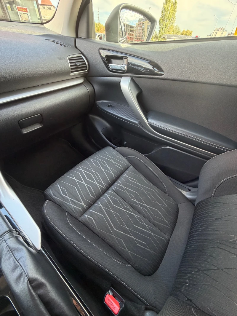 Mitsubishi Eclipse Cross 1.5 T MIVEC 163 Hp, снимка 11 - Автомобили и джипове - 51954593