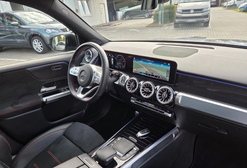 Mercedes-Benz GLB 220d/4M/AMG/190HP/NIGHT-PACK/ACC/CRPLAY/L.ASS/824f, снимка 10 - Автомобили и джипове - 51997478