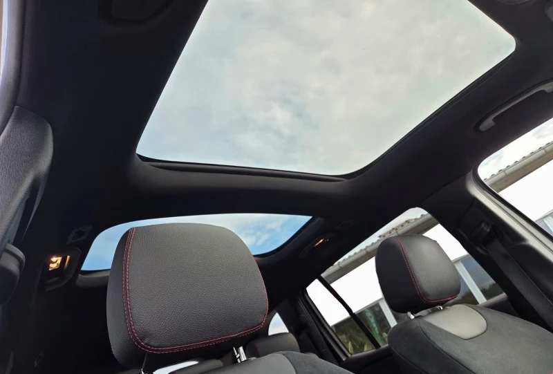 Mercedes-Benz GLB 220d/4M/AMG/190HP/NIGHT-PACK/ACC/CRPLAY/L.ASS/824f, снимка 11 - Автомобили и джипове - 51997478