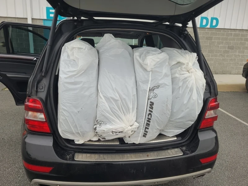 Mercedes-Benz ML 350 * CARFAX * БЕЗ ПЪРВОНАЧАЛНА ВНОСКА, снимка 14 - Автомобили и джипове - 53179376