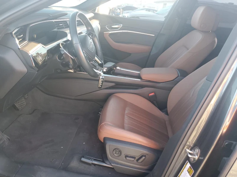 Audi Q8 E-TRON* SPORTBACK* PREMIUM PLUS* BANG&OLUFSEN* , снимка 7 - Автомобили и джипове - 53596769