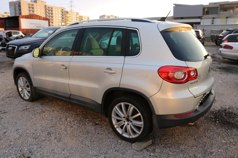 VW Tiguan 2.0 TSI 4x4, снимка 6 - Автомобили и джипове - 34817997