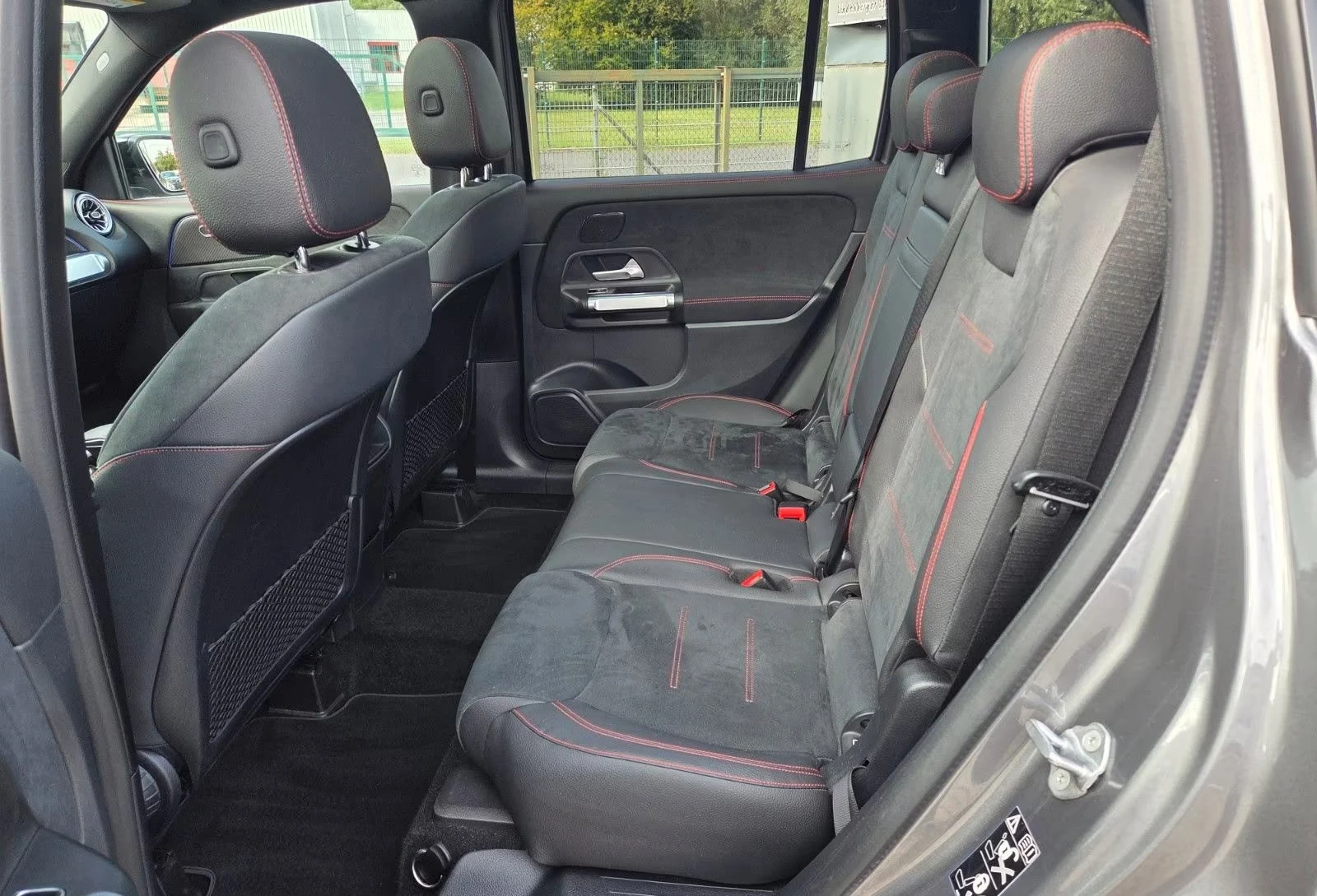 Mercedes-Benz GLB 220d/4M/AMG/190HP/NIGHT-PACK/ACC/CRPLAY/L.ASS/824f | Mobile.bg   12