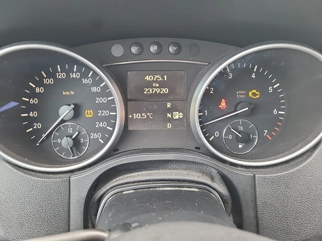 Mercedes-Benz ML 350 * CARFAX * БЕЗ ПЪРВОНАЧАЛНА ВНОСКА - изображение 9