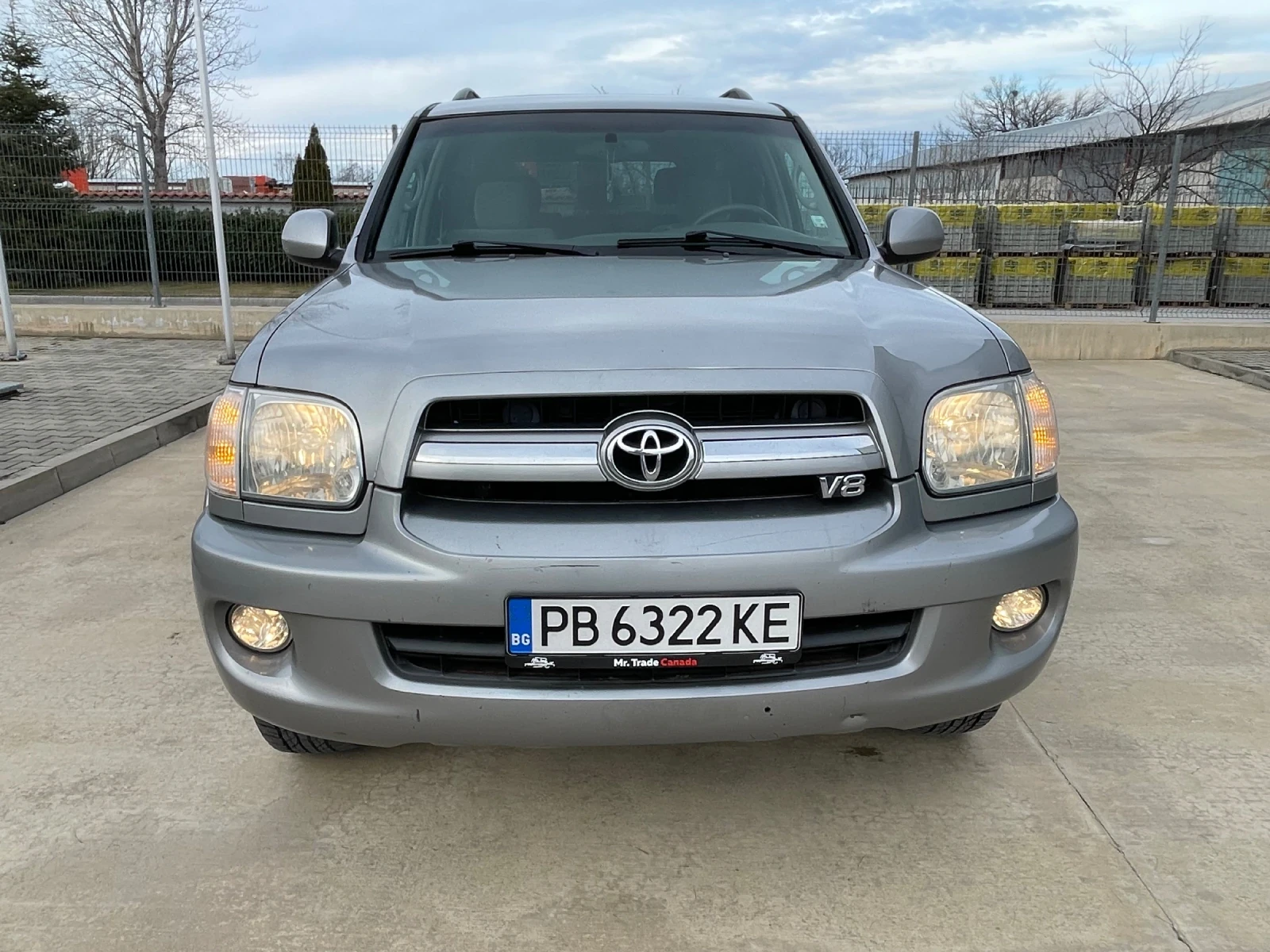 Toyota Sequoia  - изображение 2