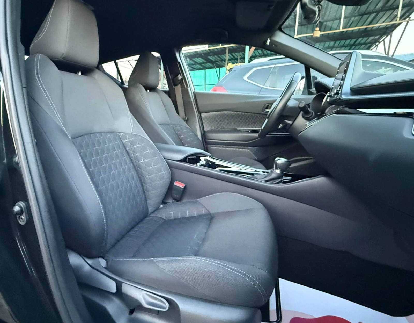 Toyota C-HR 1.8 HYBRID* 126h.km* FACELIFT* DISTRONIC* CARPLAY*, снимка 14 - Автомобили и джипове - 53741080