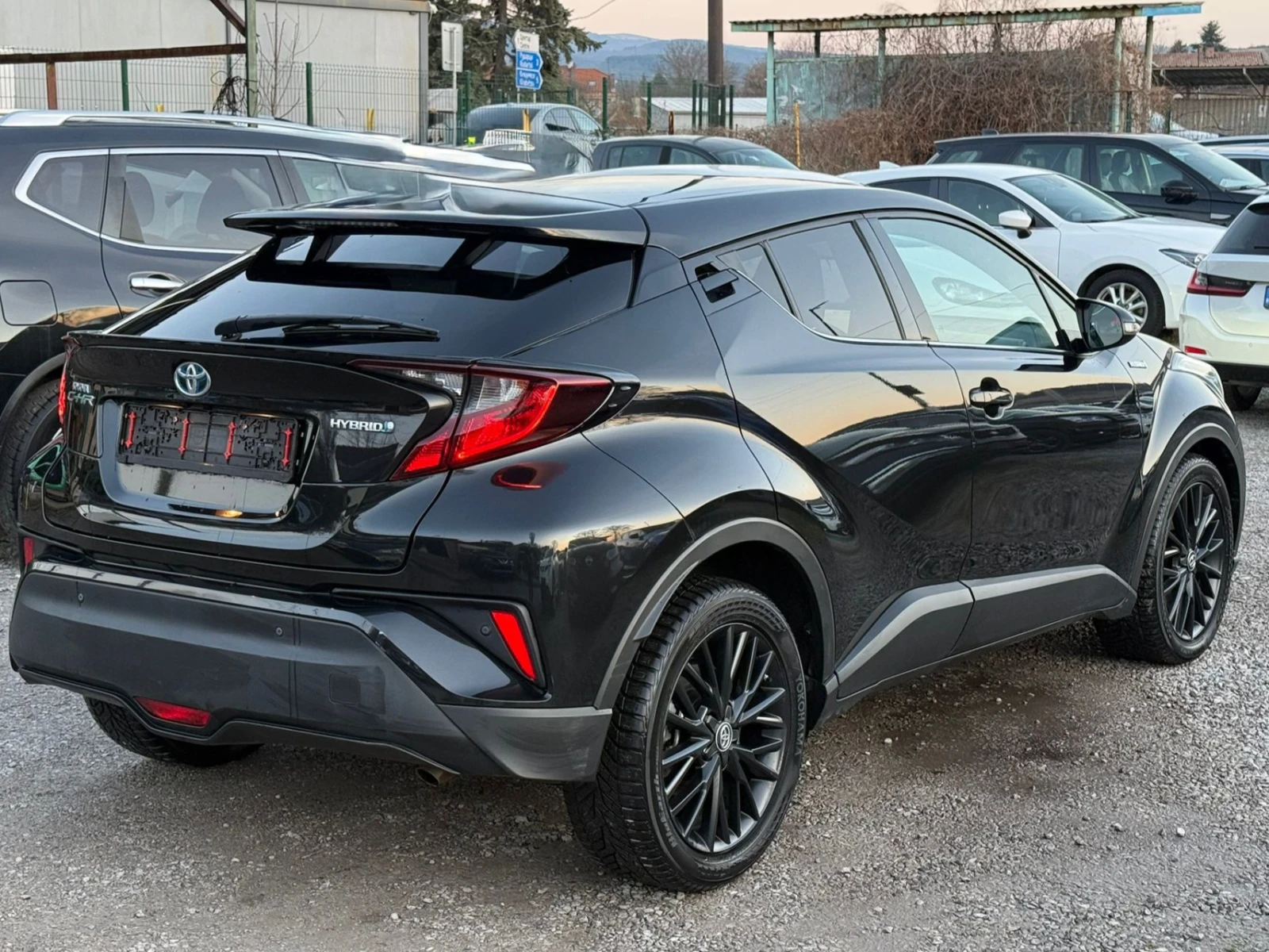 Toyota C-HR 1.8 HYBRID* 126h.km* FACELIFT* DISTRONIC* CARPLAY* - изображение 5