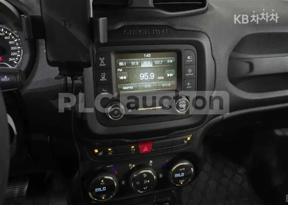 Jeep Renegade, снимка 9 - Автомобили и джипове - 54102653