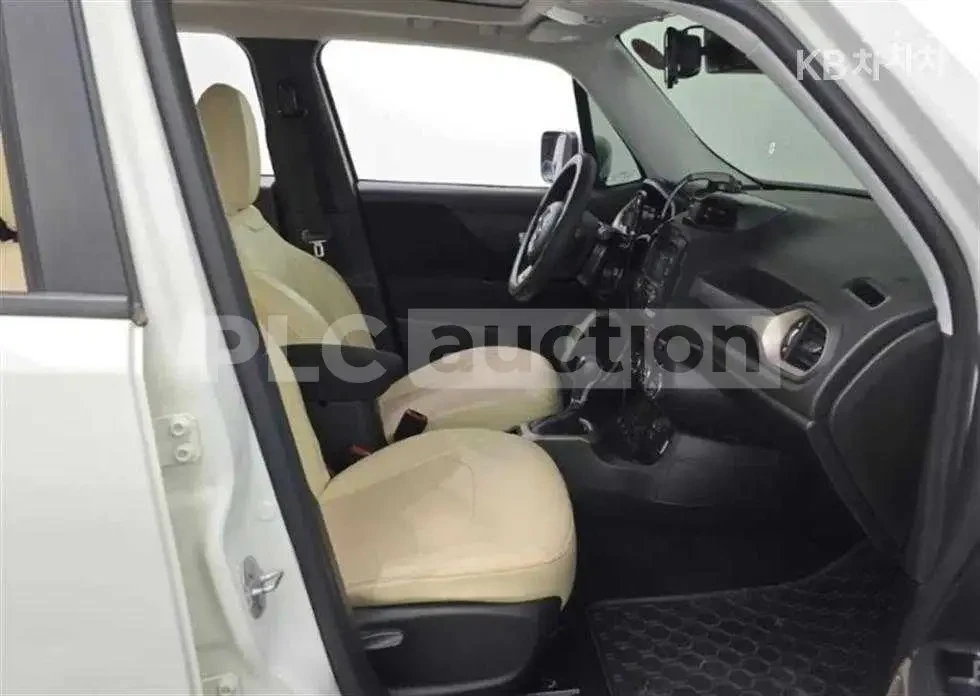 Jeep Renegade, снимка 13 - Автомобили и джипове - 54102653