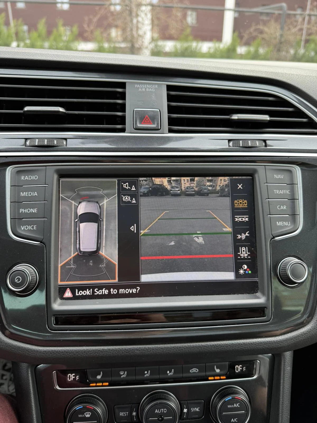 VW Tiguan 2.0 TDI 4Motion, снимка 15 - Автомобили и джипове - 54119110