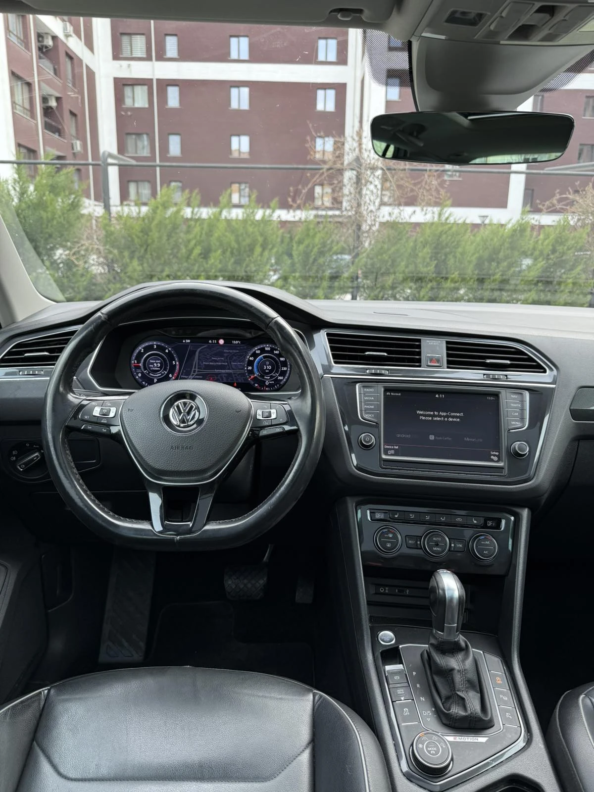 VW Tiguan 2.0 TDI 4Motion, снимка 12 - Автомобили и джипове - 54119110