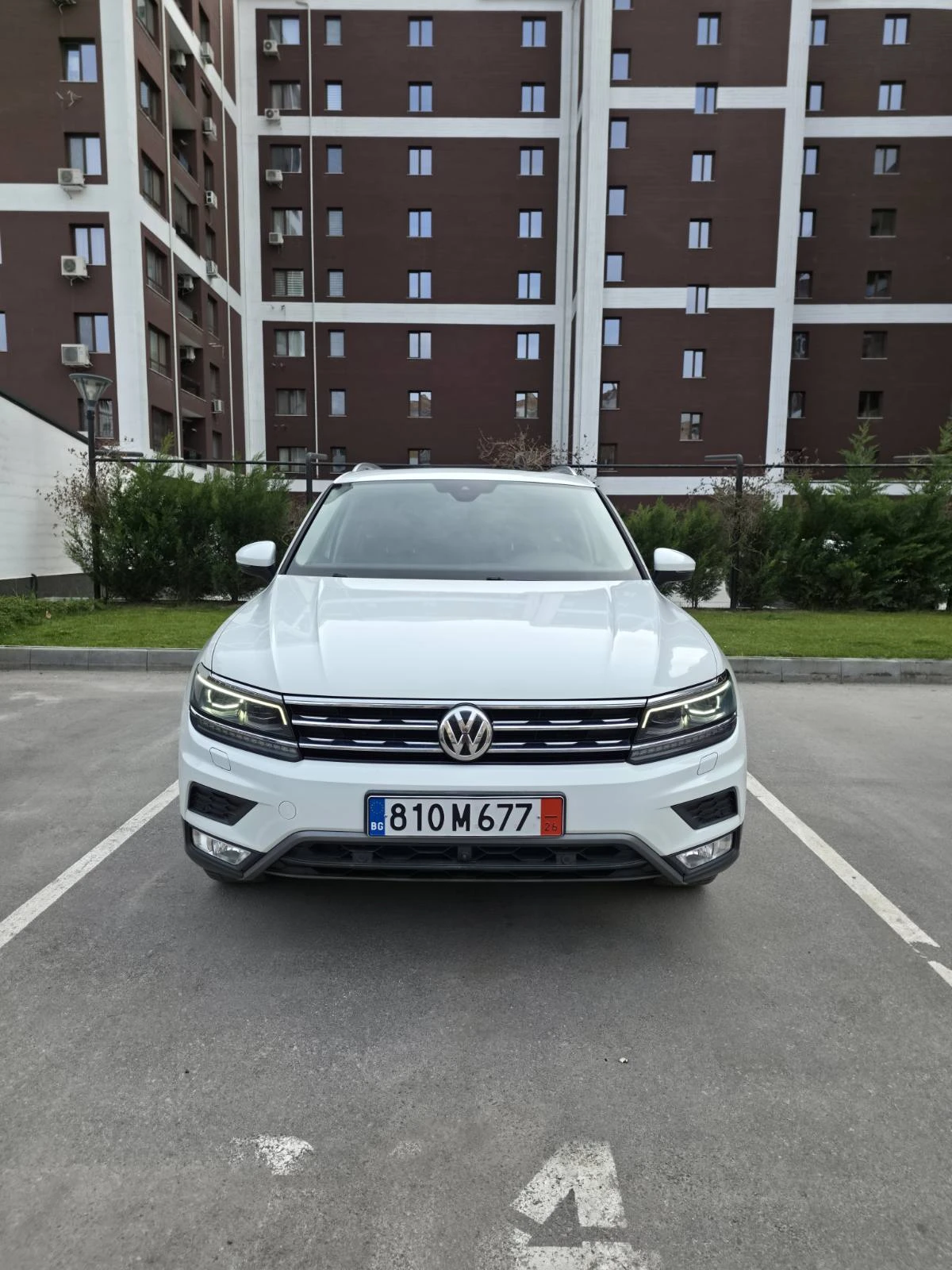VW Tiguan 2.0 TDI 4Motion, снимка 2 - Автомобили и джипове - 54119110