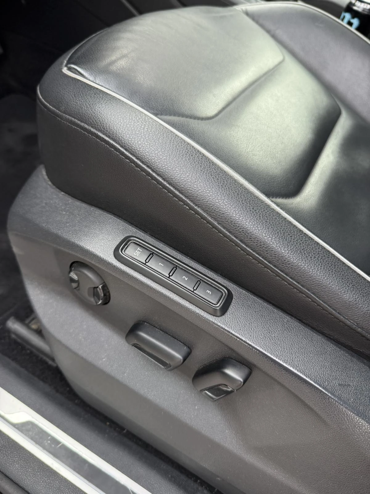 VW Tiguan 2.0 TDI 4Motion, снимка 14 - Автомобили и джипове - 54119110