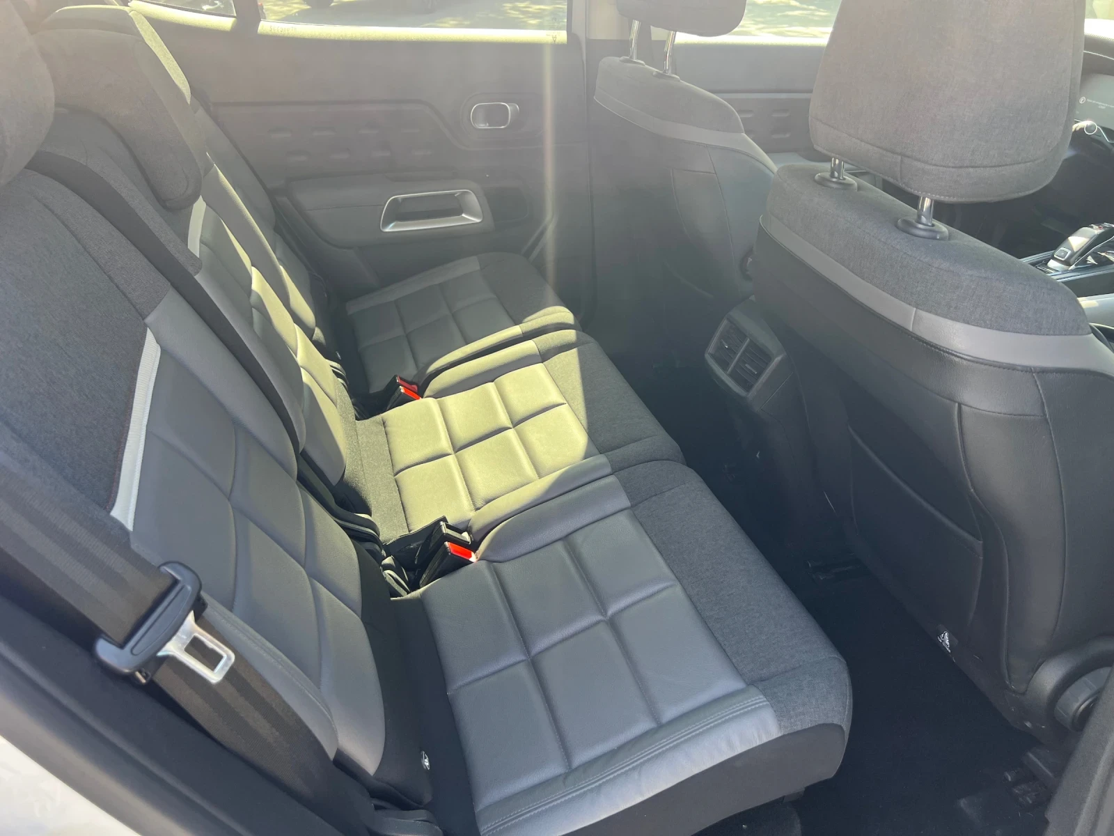 Citroen C5 Aircross ДИСТРОНИК//1.6//КОЖА//КАМЕРИ, снимка 15 - Автомобили и джипове - 54345727