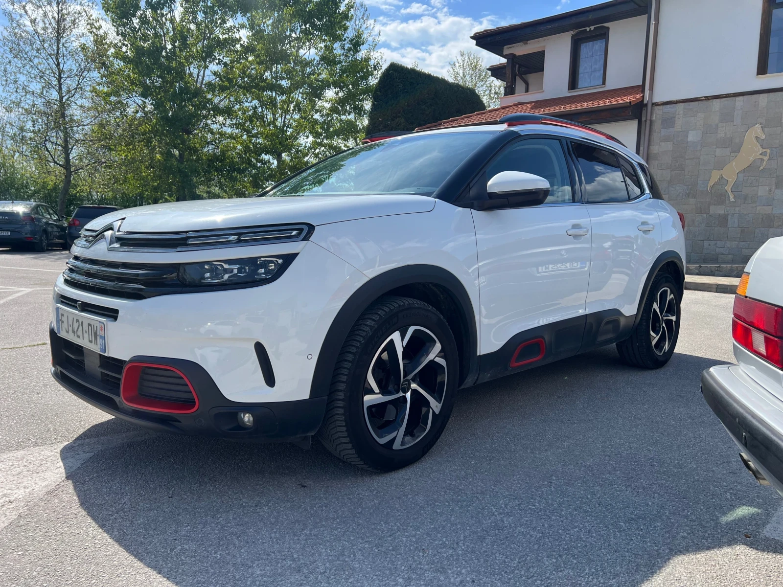 Citroen C5 Aircross ДИСТРОНИК//1.6//КОЖА//КАМЕРИ, снимка 3 - Автомобили и джипове - 54345727