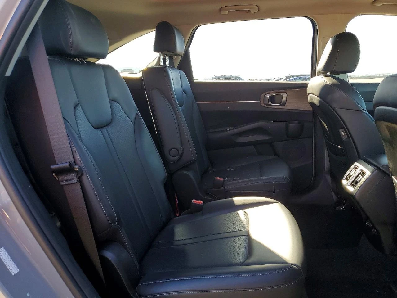 Kia Sorento 2.5l Ex, снимка 11 - Автомобили и джипове - 54461374
