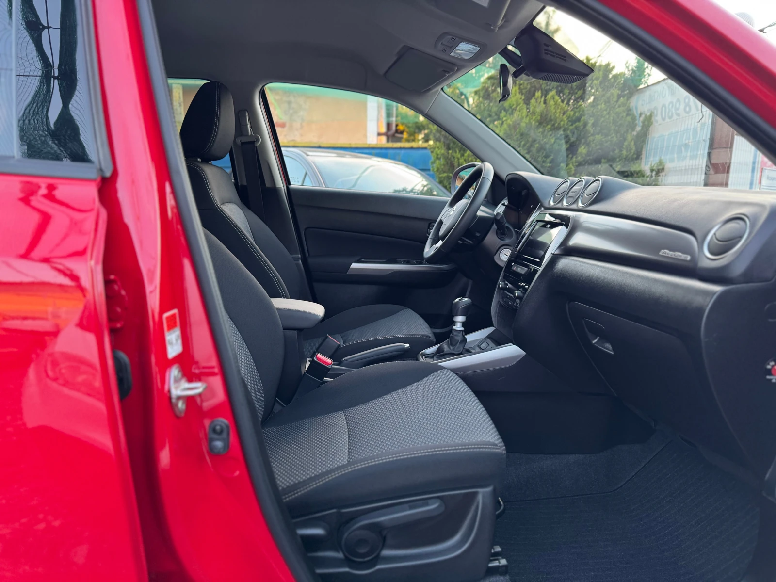 Suzuki Vitara 1.4 T-jet* Hybrid* AllGrip* FaceLift, снимка 9 - Автомобили и джипове - 54718599