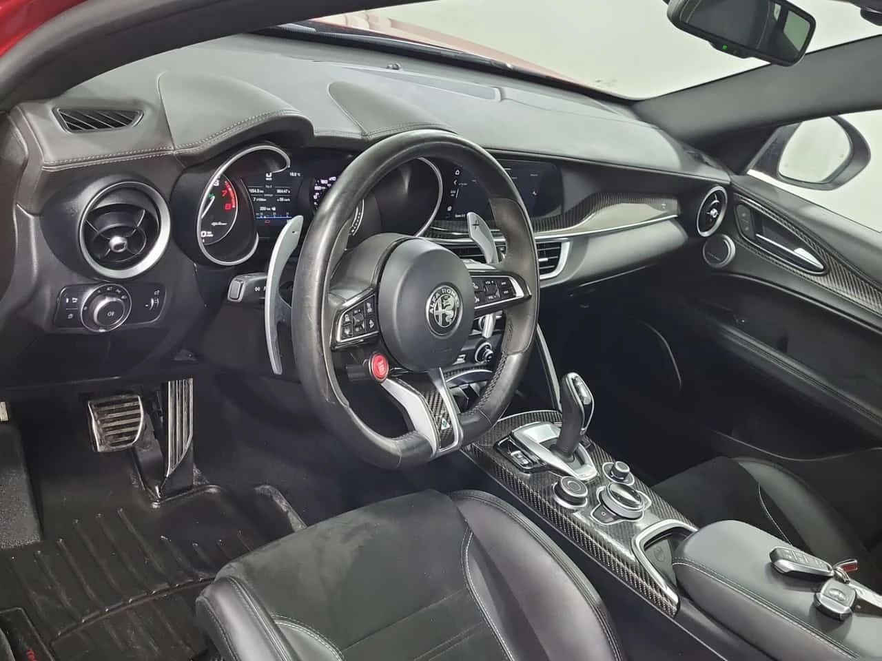 Alfa Romeo Stelvio * QUADRIFOGLIO* АВТОКРЕДИТ БЕЗ ПЪРВОНАЧАЛНА ВНОСКА, снимка 10 - Автомобили и джипове - 55227723