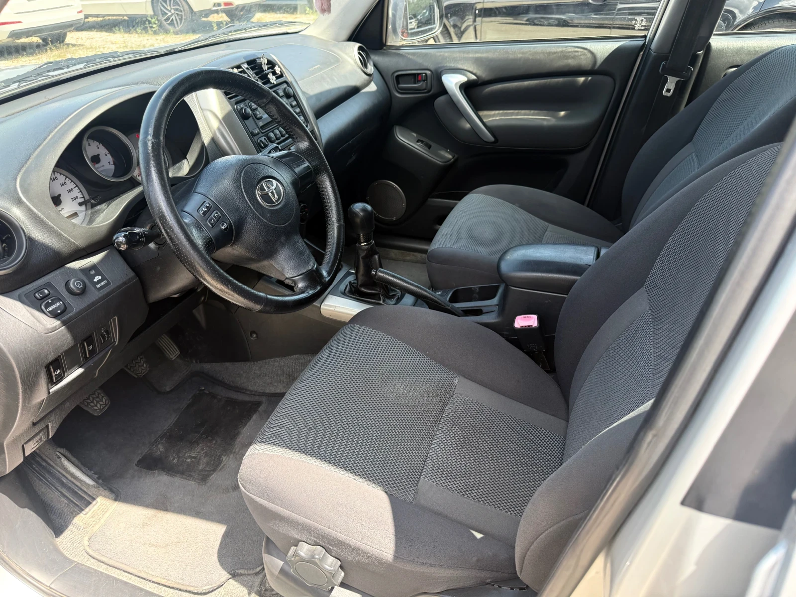 Toyota Rav4, снимка 9 - Автомобили и джипове - 55361827