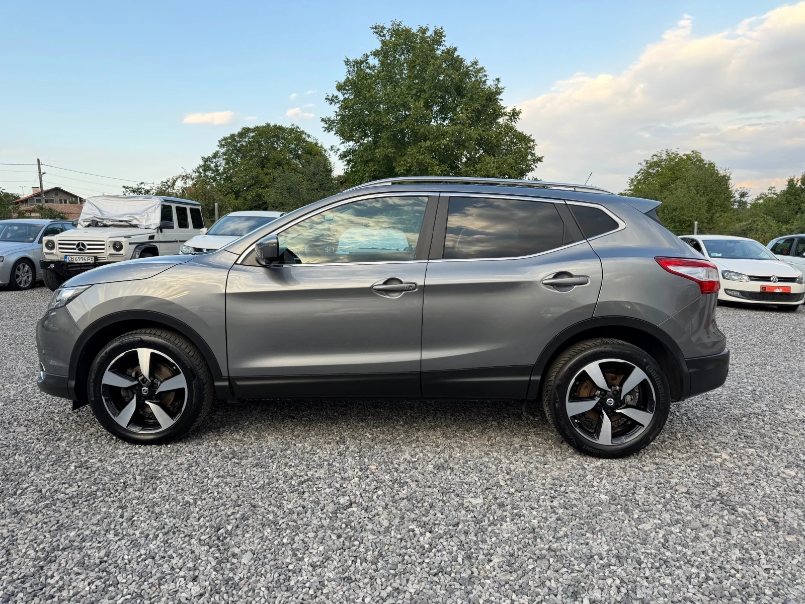 Nissan Qashqai 1.2DIG-T, Автоматик, N-Connecta, 156000km Серв.Ист, снимка 4 - Автомобили и джипове - 55937183