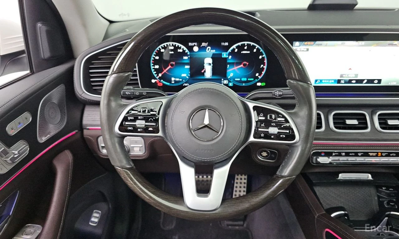 Mercedes-Benz GLS580 BURMESTER* ОБДУХВАНЕ* ДИСТРОНИК* 360КАМЕРА* ПАНОРА, снимка 7 - Автомобили и джипове - 56075421