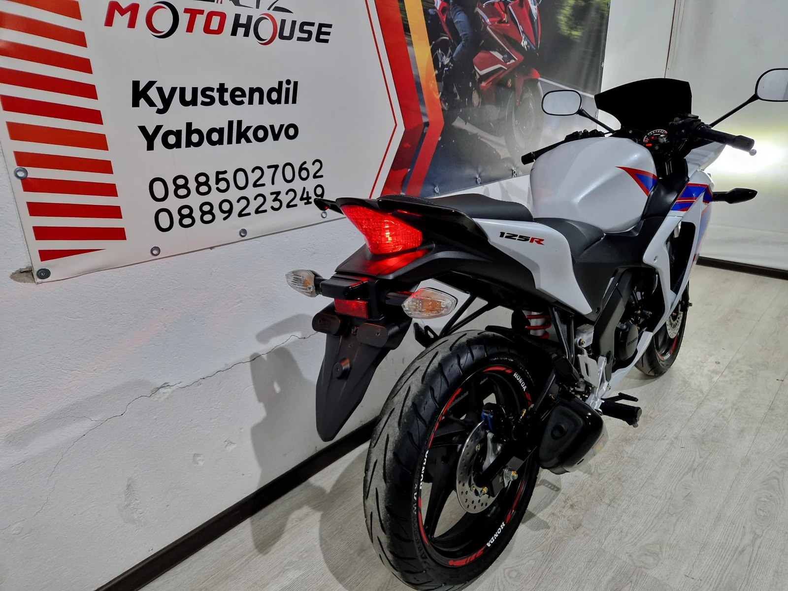 Honda Cbr 125Ri 2014г !9607км!, снимка 14 - Мотоциклети и мототехника - 55599518
